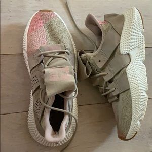 Adidas shoes youth size 7